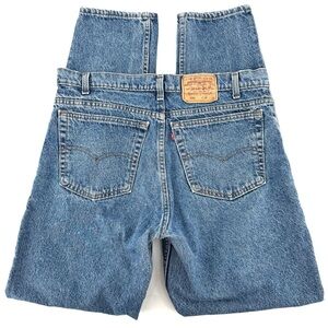 Vintage Men’s Levi’s 550. Stone Washed Denim Jeans
Made in USA. 90’s